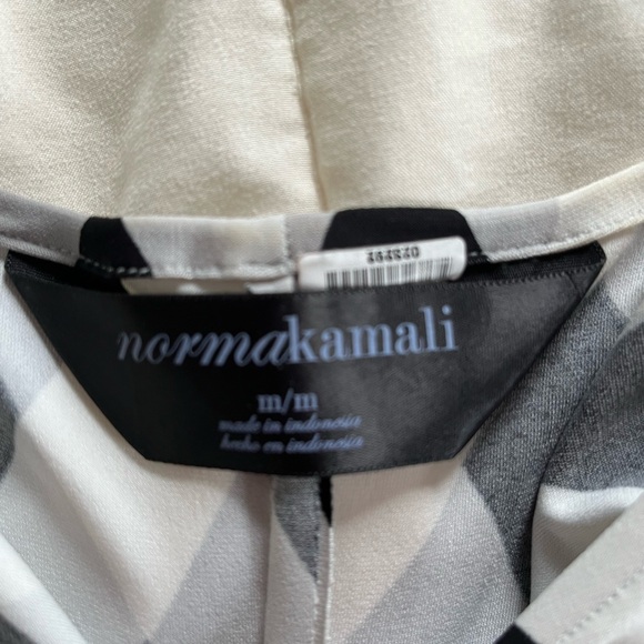 Normakamali black and white dress ruched in back and sides. Sleeveless Size M - Picture 7 of 10